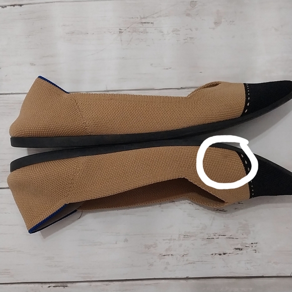 Rothy's Two-Tone Pointed Toe Flats Womens 7.5 Beige Black Slip On Loafer Shoe - Picture 4 of 6